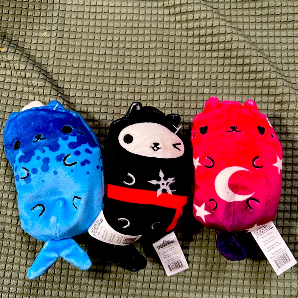 Cat vs pickle bundle